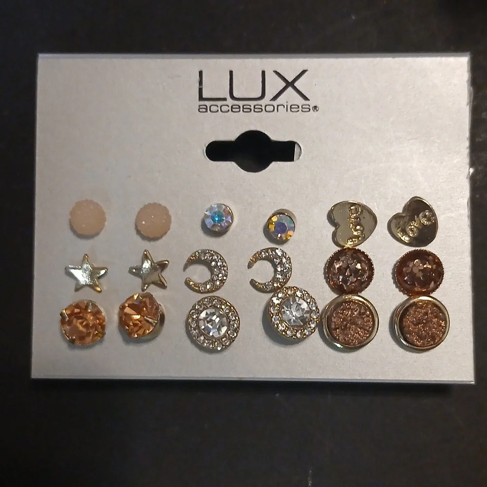 Lux accessories multi stud earring set - Picture 5 of 7